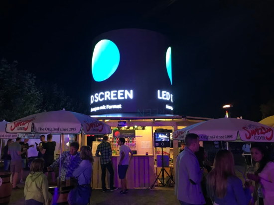 led screen